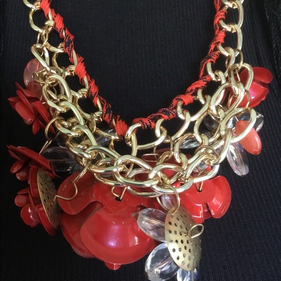 ❤️🌺 Red Metal Crystal Floral Chunky Bib Statement Necklace Flower GUC ❤️🌺 - Picture 7 of 9